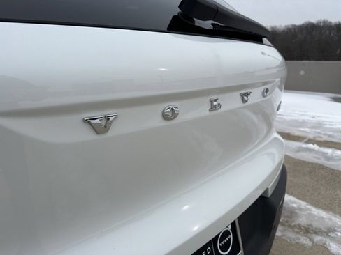 Certified 2024 Volvo XC40 B5 Core image 37