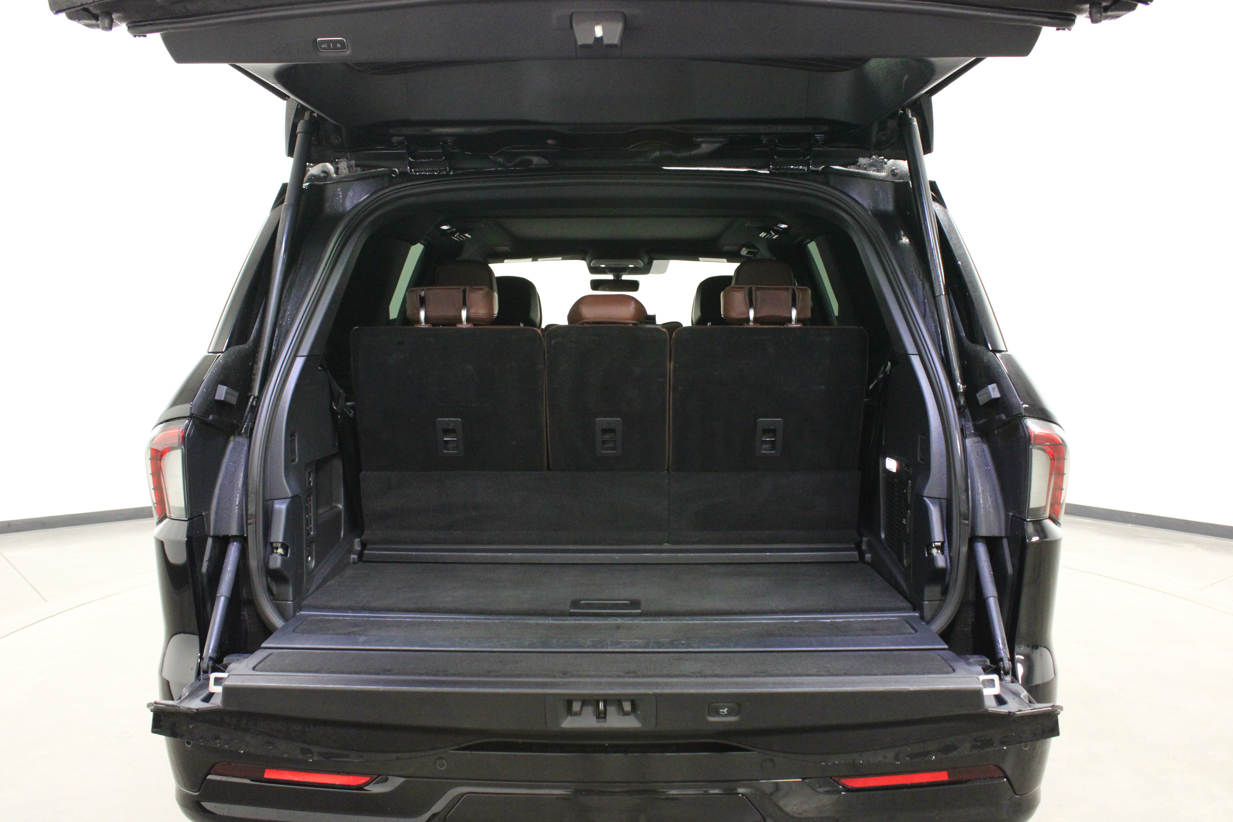Used 2025 Lincoln Navigator Reserve AWD/4WD image 16