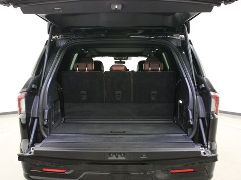 Used 2025 Lincoln Navigator Reserve AWD/4WD image 16