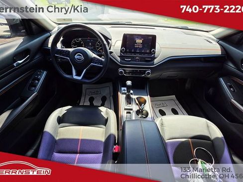 Used 2022 Nissan Altima 2.5 SR w/ Midnight Edition Package AWD/4WD image 12
