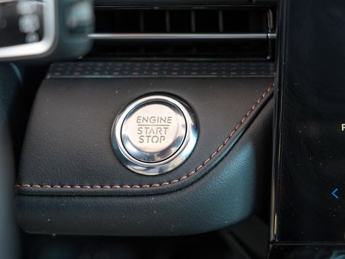 Used 2024 Lincoln Nautilus Reserve w/ Equipment Group 202A image 42