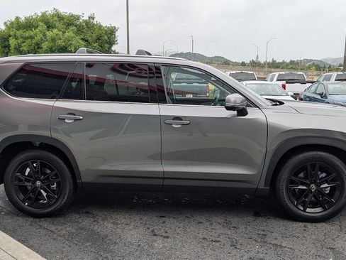 Used 2026 Toyota Grand Highlander AWD Hybrid image 11
