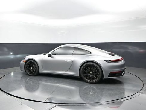 Used 2021 Porsche 911 Carrera 4 AWD/4WD image 2