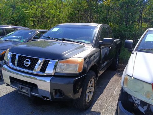 Used 2008 Nissan Titan SE AWD/4WD image 2