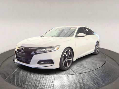 Used 2019 Honda Accord Sport image 3