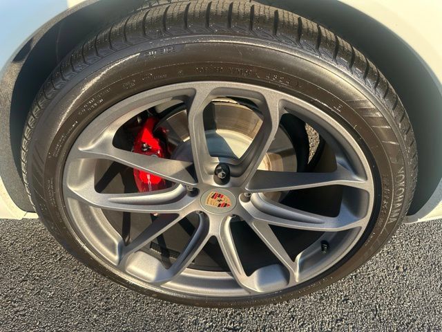 Used 2025 Porsche Cayenne GTS AWD/4WD image 8