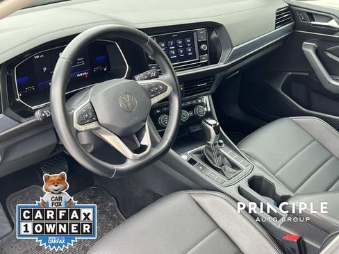 Used 2022 Volkswagen Jetta SE w/ Panoramic Sunroof Package image 27