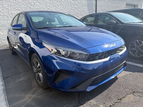 Used 2023 Kia Forte LXS FWD image 3