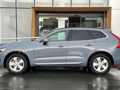 Used 2022 Volvo XC60 B5 Momentum image 5