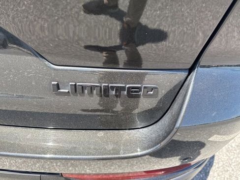 Used 2024 Jeep Grand Cherokee Limited w/ Black Appearance Package image 3