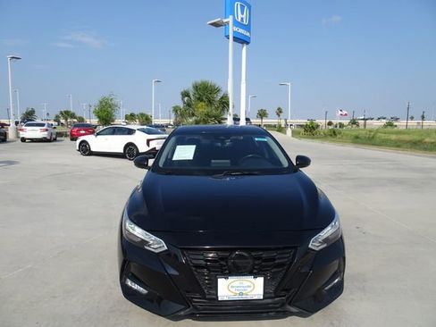 Used 2022 Nissan Sentra SR w/ Midnight Edition FWD image 2