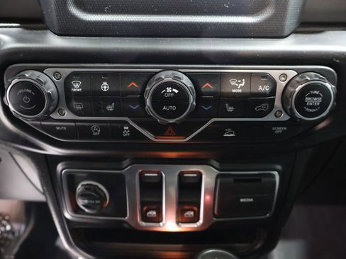 Used 2021 Jeep Wrangler Willys image 28