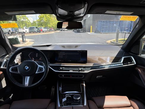 Used 2025 BMW X5 sDrive40i w/ M Sport Package RWD image 24