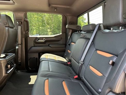Certified 2024 GMC Sierra 1500 AT4 w/ AT4 Premium Package AWD/4WD image 18