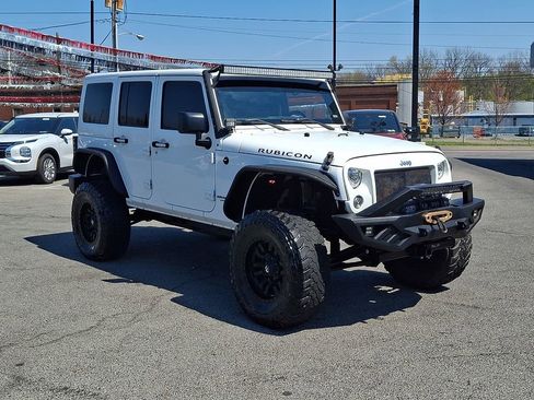 Used 2017 Jeep Wrangler Unlimited Rubicon w/ Connectivity Group image 4