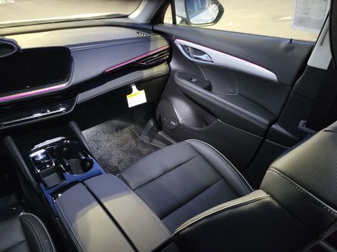 New 2026 Buick Envision Avenir image 3