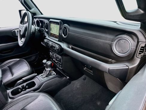 Used 2023 Jeep Wrangler Unlimited Sahara w/ Cold Weather Group AWD/4WD image 34