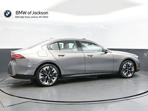 New 2026 BMW 530i xDrive w/ Premium Package AWD/4WD image 8