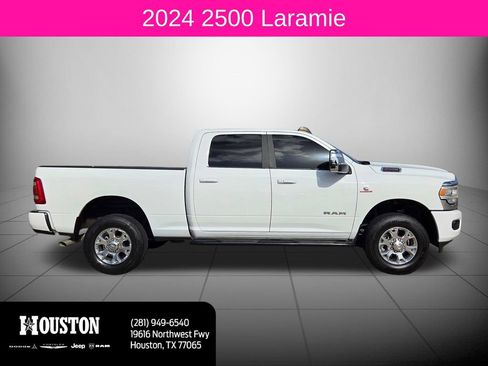 Used 2024 RAM 2500 Laramie AWD/4WD image 2
