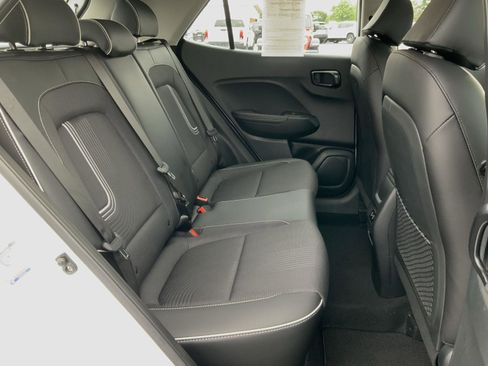 Used 2024 Hyundai Venue Limited FWD image 56