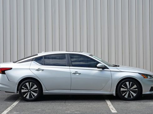 Used 2022 Nissan Altima 2.5 SV FWD image 47