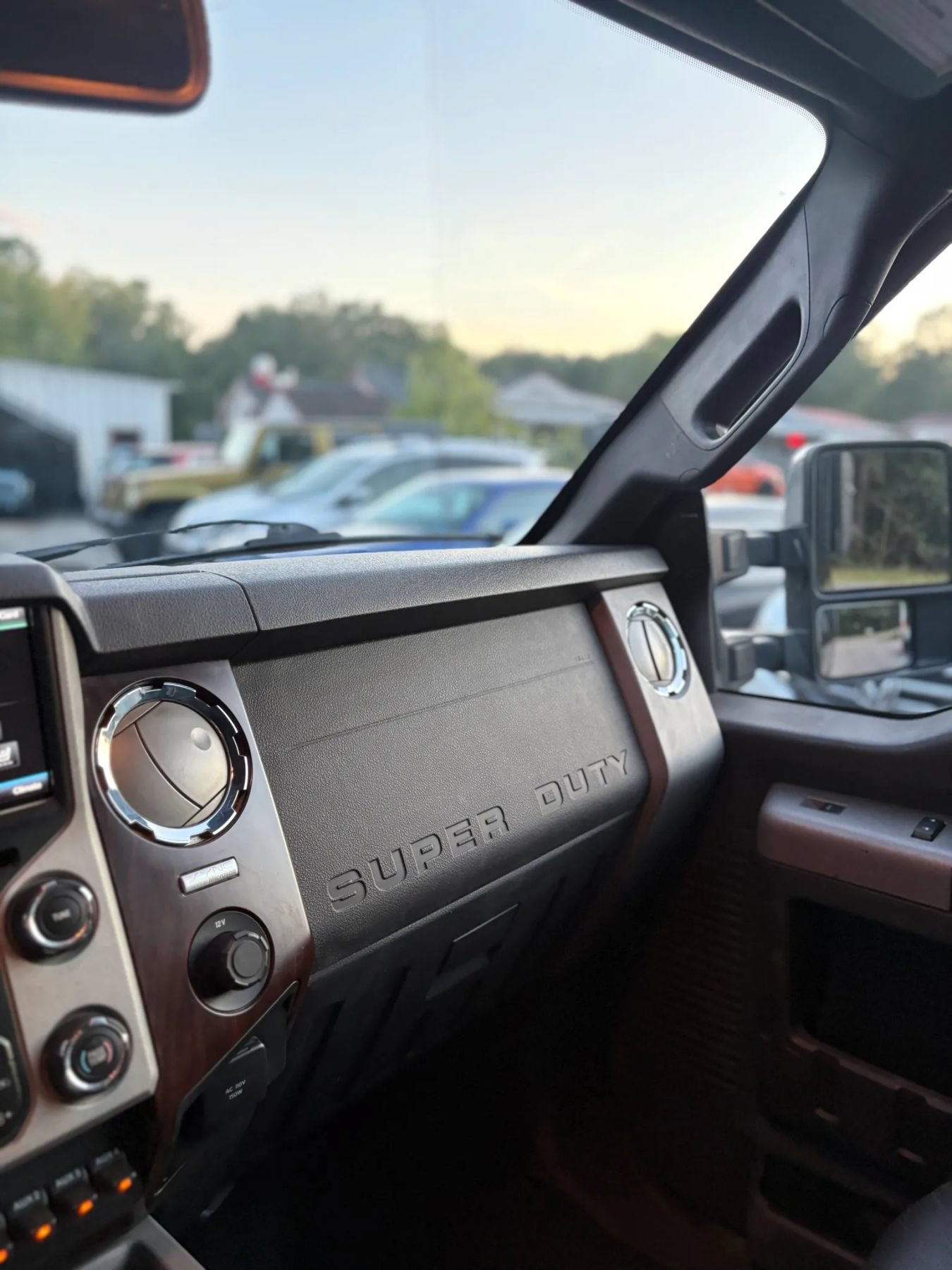 Used 2014 Ford F350 Lariat w/ Lariat Ultimate Package AWD/4WD image 19