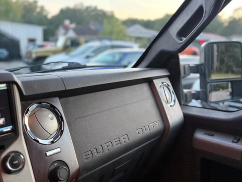 Used 2014 Ford F350 Lariat w/ Lariat Ultimate Package AWD/4WD image 19