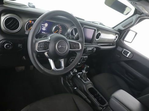 Used 2023 Jeep Wrangler Sahara image 17