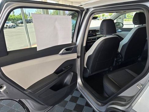 New 2026 Volkswagen Taos SE AWD/4WD image 33