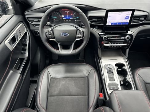 Used 2023 Ford Explorer ST-Line w/ Class IV Trailer Tow Package image 24