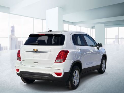 Used 2020 Chevrolet Trax LS w/ Tint and Cruise Package FWD image 4