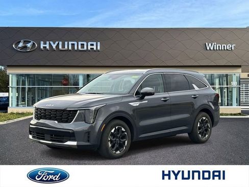 Used 2024 Kia Sorento S FWD image 1