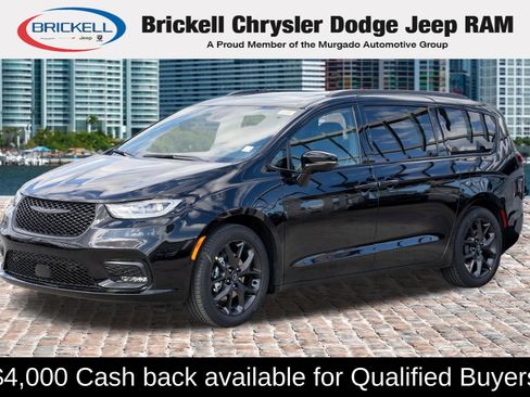 New 2026 Chrysler Pacifica Limited FWD image 1
