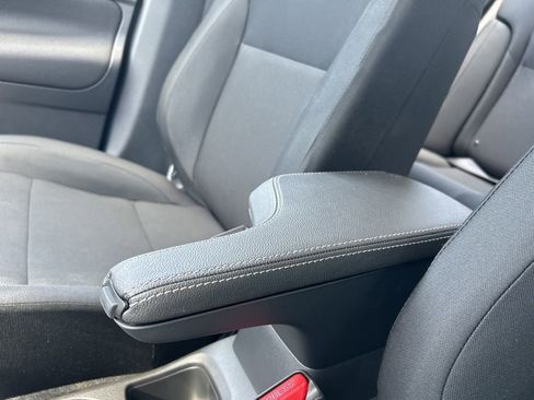 New 2025 Nissan Kicks Play S image 29