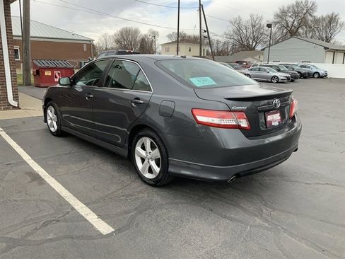 Used 2010 Toyota Camry FWD image 7