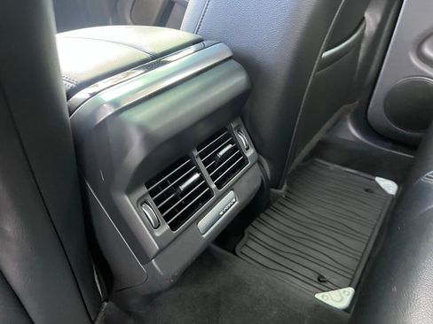 Used 2020 Land Rover Range Rover Evoque SE image 16