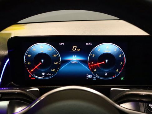 Used 2022 Mercedes-Benz GLB 250 image 13