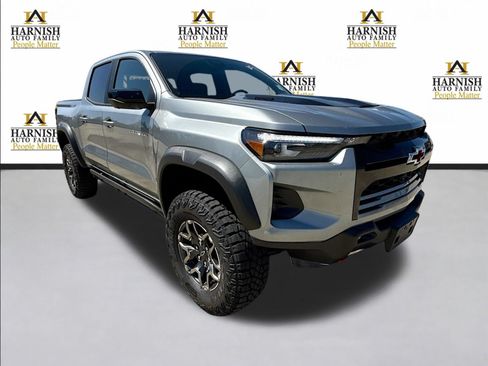 Used 2026 Chevrolet Colorado ZR2 w/ Technology Package AWD/4WD image 9