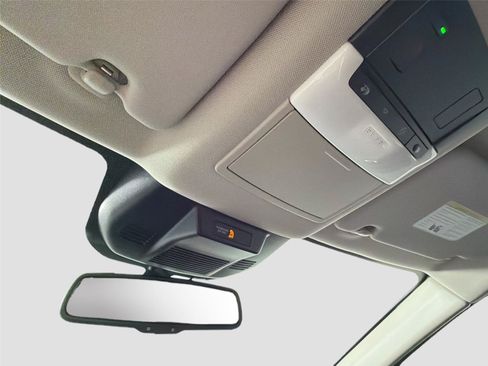 Used 2024 Nissan Rogue SL FWD image 19