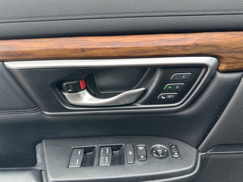 Used 2018 Honda CR-V Touring image 13