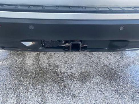 Used 2024 Ford Explorer XLT w/ Class IV Trailer Tow Package AWD/4WD image 6