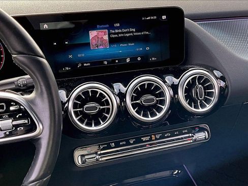 Certified 2022 Mercedes-Benz GLA 250 4MATIC image 6