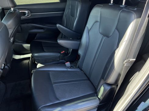 Used 2022 Kia Sorento EX image 10