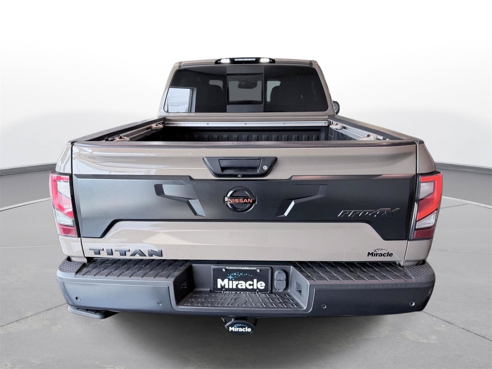 Used 2021 Nissan Titan PRO-4X w/ Pro-4x Utility Package AWD/4WD image 14