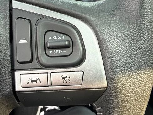 Used 2017 Subaru Forester 2.5i Limited AWD/4WD image 11
