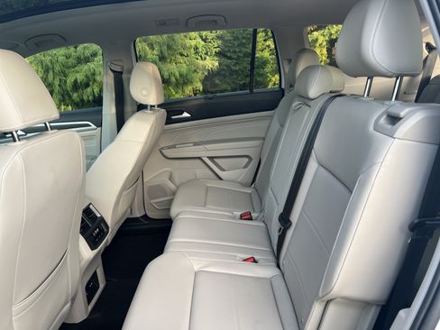 Used 2023 Volkswagen Atlas SE w/ Panoramic Sunroof Package FWD image 26