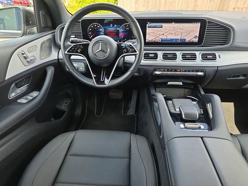 Used 2025 Mercedes-Benz GLS 450 4MATIC image 14