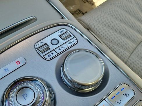 Used 2025 Genesis G90 3.5T AWD/4WD image 38