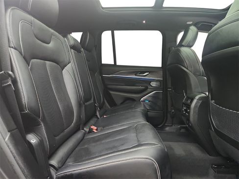 Used 2023 Jeep Grand Cherokee Overland image 27