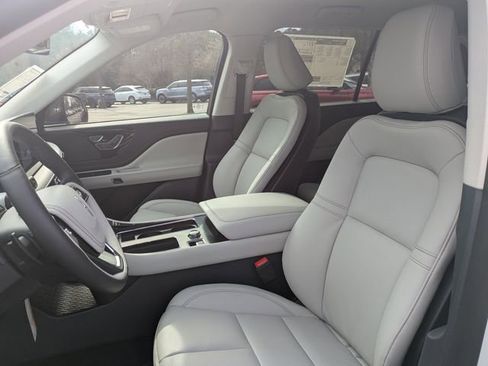 New 2026 Lincoln Aviator 2WD w/ Jet Appearance Package image 18